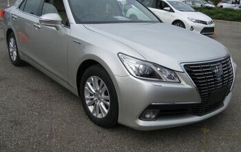 Capsule Review: Drive Like A Boss, A Japanese Boss.<br>Toyota Crown Royal Saloon, So Smooth It Should Come In A Purple Velvet Bag