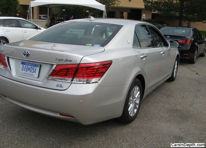 capsule review drive like a boss a japanese boss br toyota crown royal saloon so