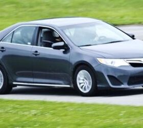 Review: 2013 Toyota Camry LE 2.5 At Nelson Ledges
