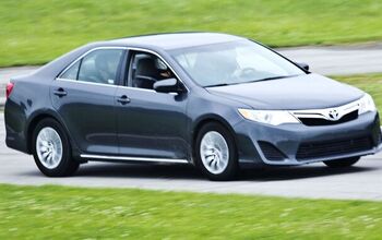 Review: 2013 Toyota Camry LE 2.5 At Nelson Ledges