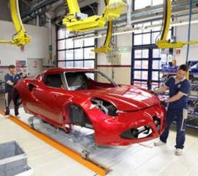 Alfa Romeo 4C Narrowly Avoids The Ton
