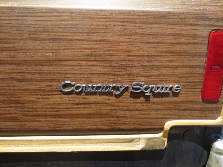 Junkyard Find: 1987 Ford LTD Country Squire