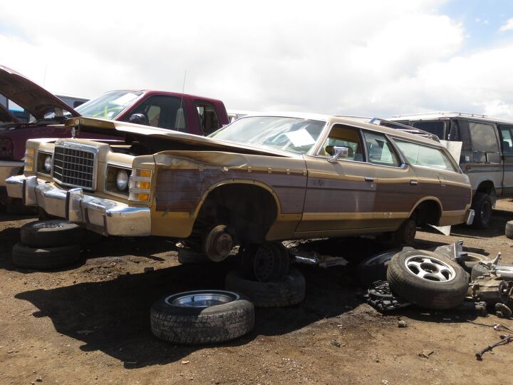 junkyard find 1977 ford ltd country squire