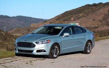 Review: 2013 Ford Fusion Hybrid (Video)