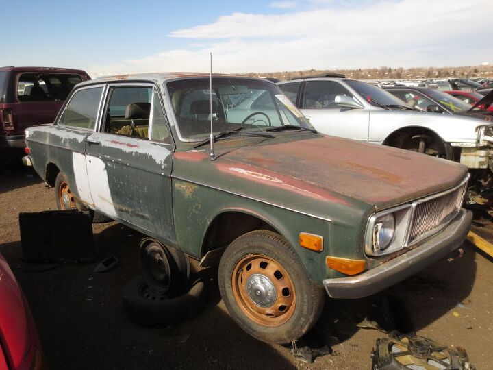 Junkyard Find: 1971 Volvo 142