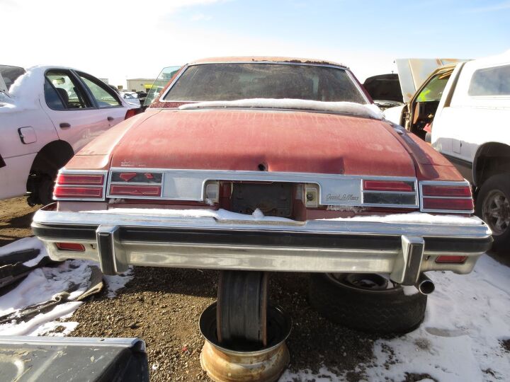 junkyard find 1976 pontiac grand lemans