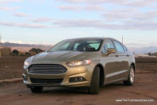 Review: 2013 Ford Fusion SE 1.6L Ecoboost (Video)