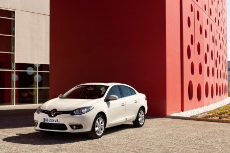 renault shows a new fluence