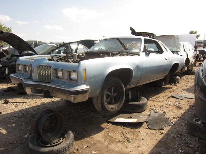 junkyard find 1977 pontiac grand prix