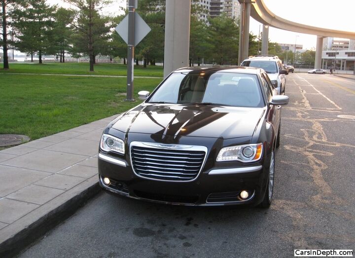 review 2012 chrysler 300 luxury series