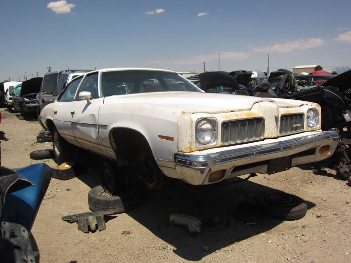 junkyard find 1973 pontiac luxury lemans