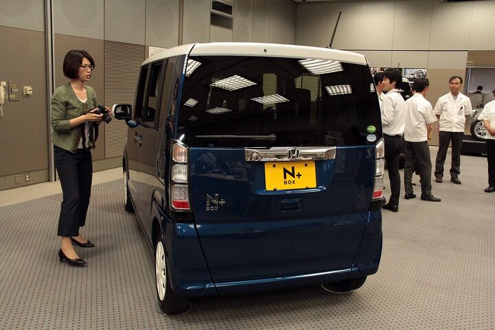 exclusive pictures honda launches well plus sized nbox into burgeoning kei