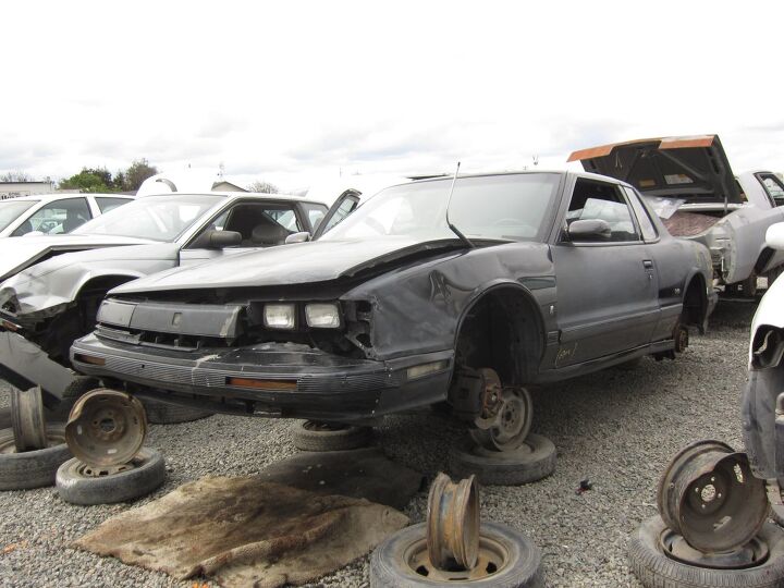 junkyard find 1990 oldsmobile toronado trofeo