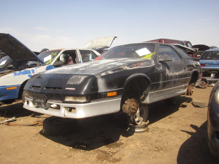 junkyard find 1990 dodge daytona es turbo