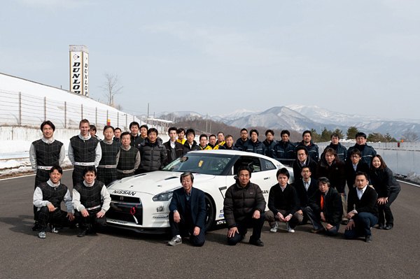 Nissan Brings The GT-R Back To The  Ring, Pits Nerds Against Race Car Drivers