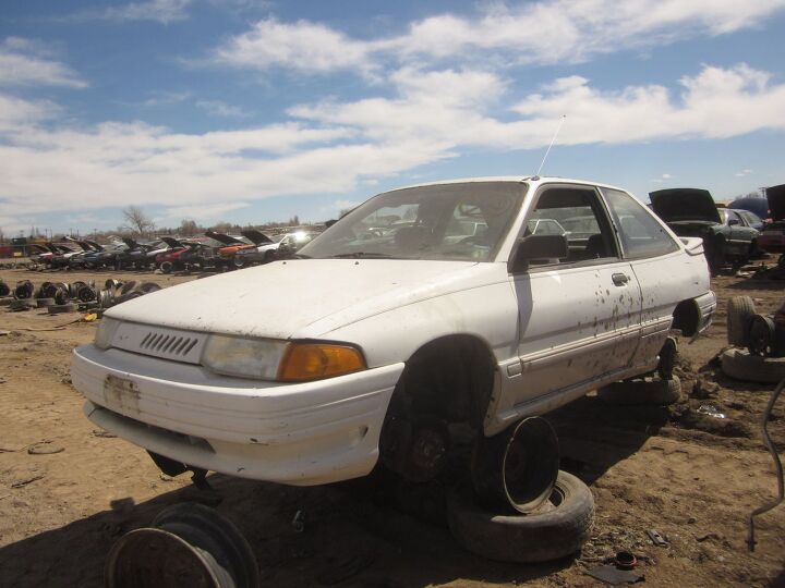junkyard find 1992 ford escort gt