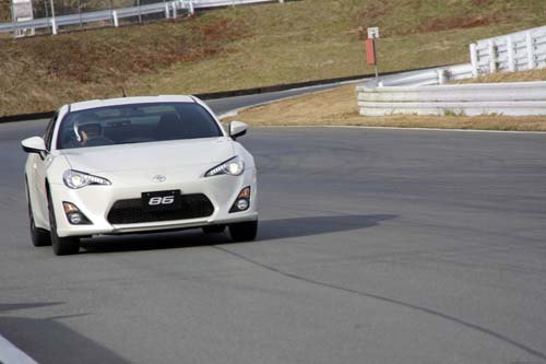 toyota 86 to get exclusive dealer space in japan