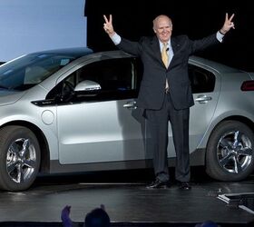 Dan Akerson Says First Year Sales Of Volt As Good As Prius, Grows Long Nose
