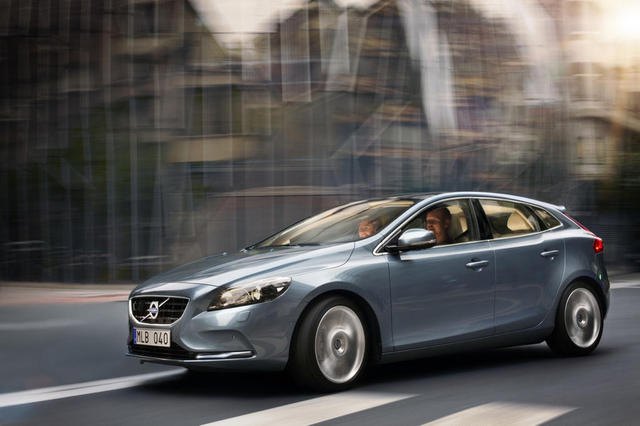 finally real pictures of the volvo v40