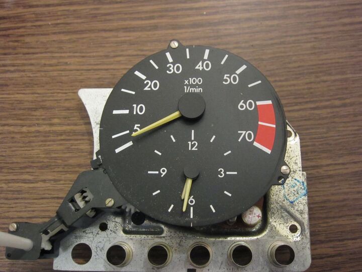 name that car clock small analog with tachometer