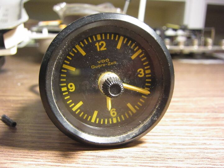 name that car clock 2 8243 vdo analog with yellow numbers