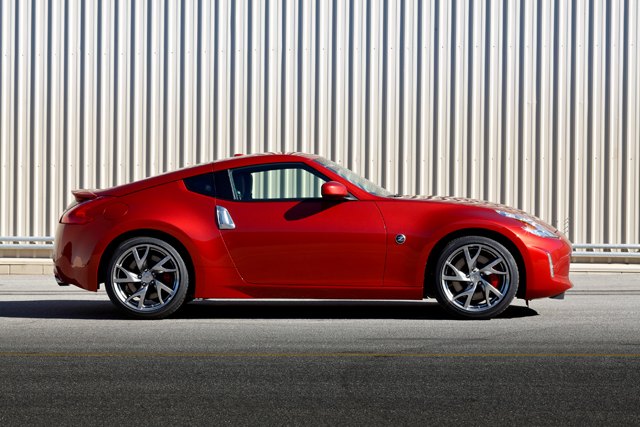 2013 nissan 370z debuts with minor changes ugly wheels