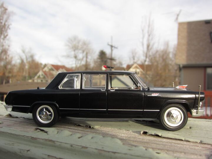 Now Available In Glorious 1:32 Scale Diecast: Hongqi CA770TJ Limo With Lights and Music