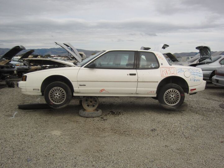junkyard find 1989 oldsmobile toronado trofeo