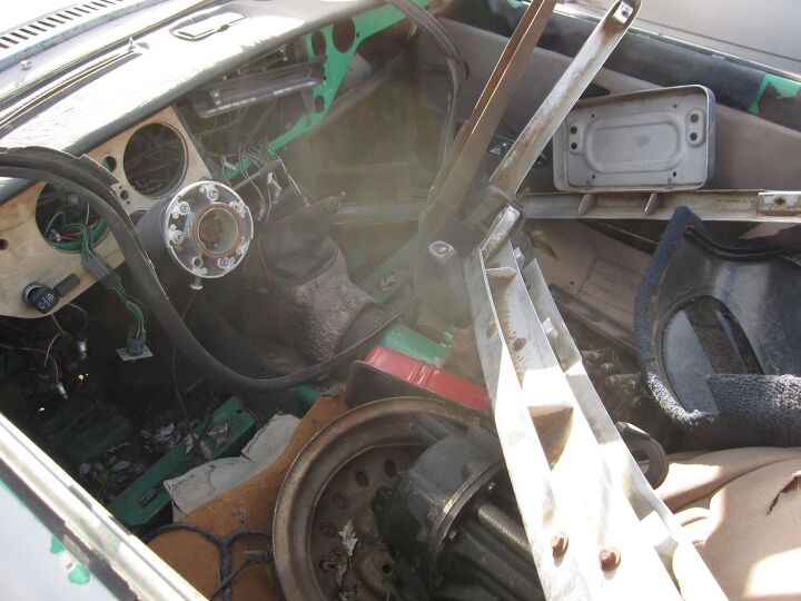 junkyard find 1975 triumph spitfire