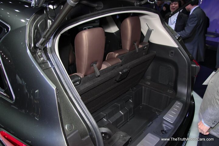 infiniti jx three rows but only six cylinders