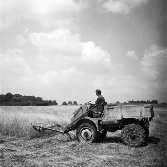 going where no car has gone before a pictorial history of the unimog