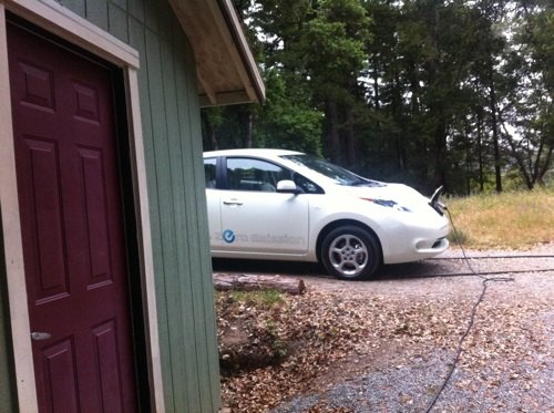 review 2011 nissan leaf day one