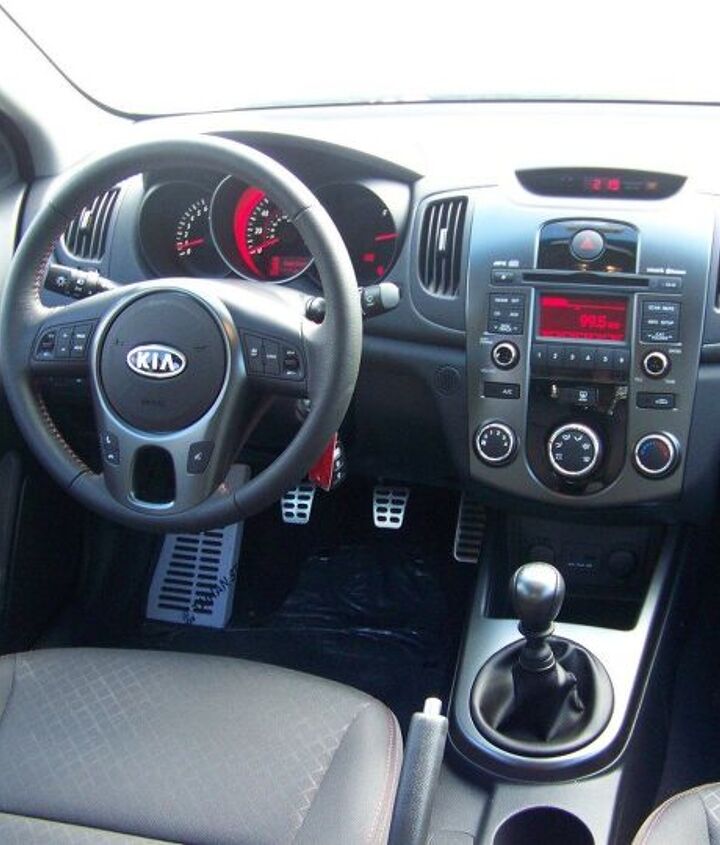Kia Cerato Hatchback ZA-spec (TD) 2010–13