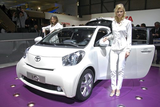 Toyota's Plug-In Hybrid Perception Gap
