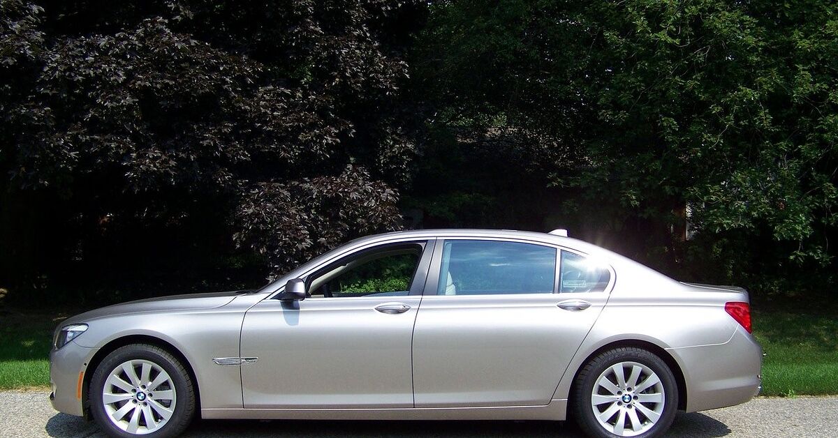 Review: 2010 BMW 750Li XDrive