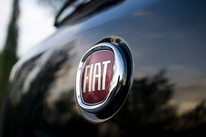 Embleem FIAT BRAVO motorkap en achterklep Embleem FIAT BRAVO motorkap en achterklep