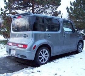 nissan cube in snow