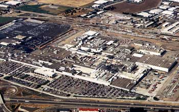 bloomberg toyota to close california nummi plant in july