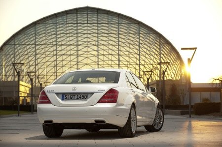 mercedes hybrid s class four minutes to save the world