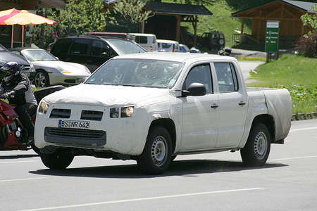 new vw robust pickup spied