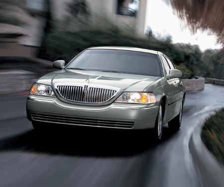 lincoln town car review