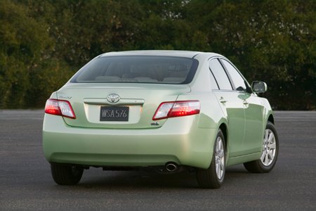 toyota camry hybrid review