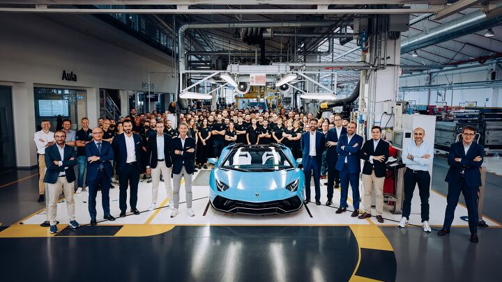 Lamborghini Finally Finishes Building Its Last-run V12-powered Aventador Ultimae