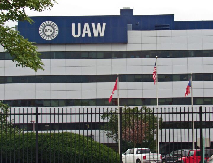 UAW Vying to Represent GM Battery Plant Employees