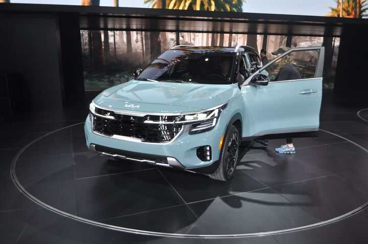 Kia Reveals Modestly Updated Seltos at LA Auto Show