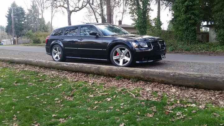 used car of the day 2006 dodge magnum srt8