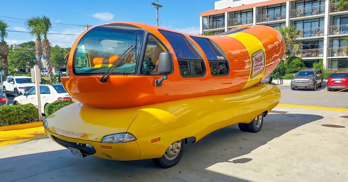Oscar Meyer Wienermobile JP NewsS oscar-meyer-wienermobile-jp-newss