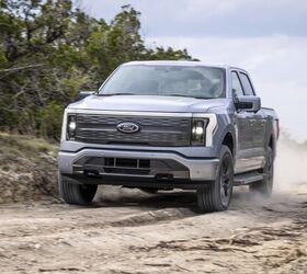 Ford is Offering Dealers Up To $1,500 To Take Delivery of F-150 Lightnings From Its Distribution Centers