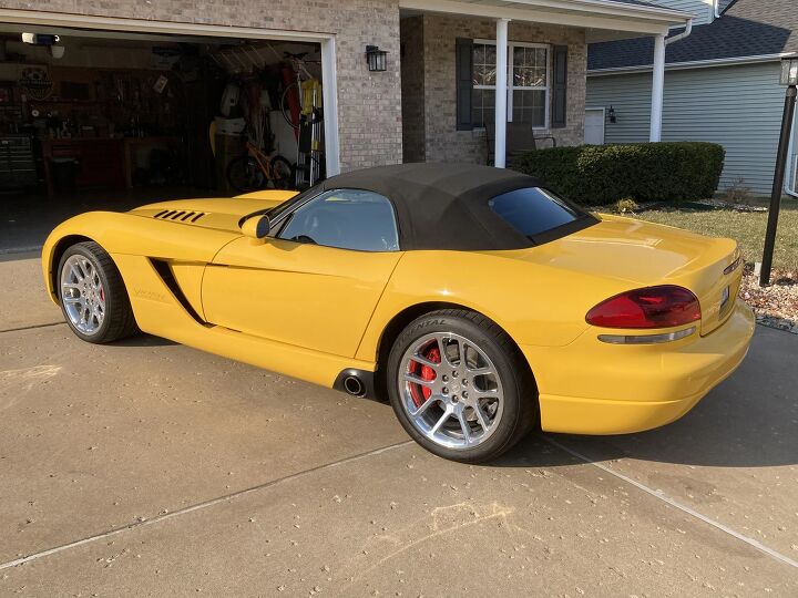 used car of the day 2005 dodge viper