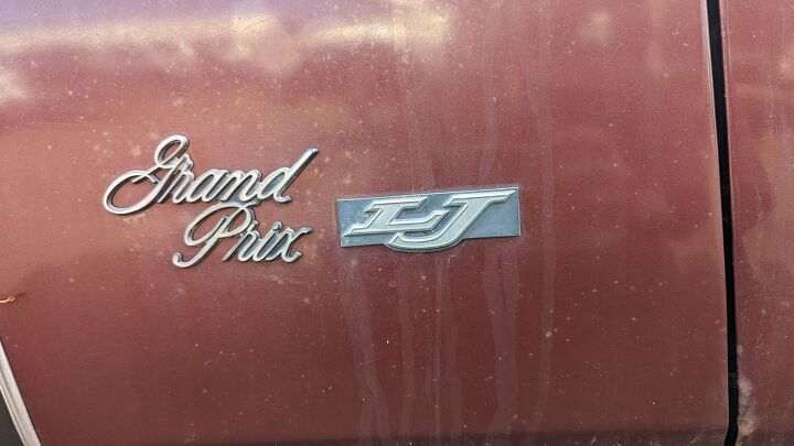 junkyard find 1976 pontiac grand prix lj